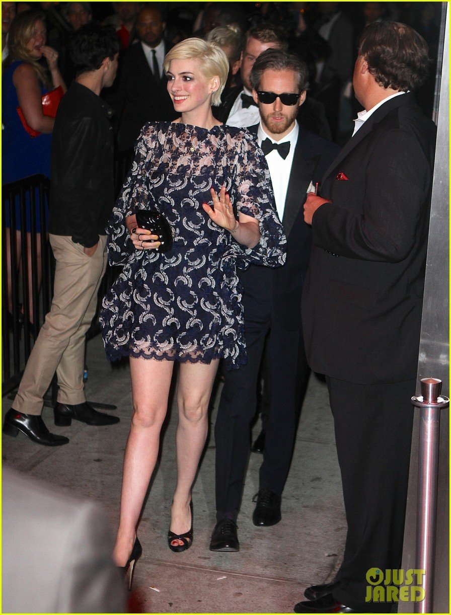 anne hathaway amanda seyfried met ball 2013 after party 072865961