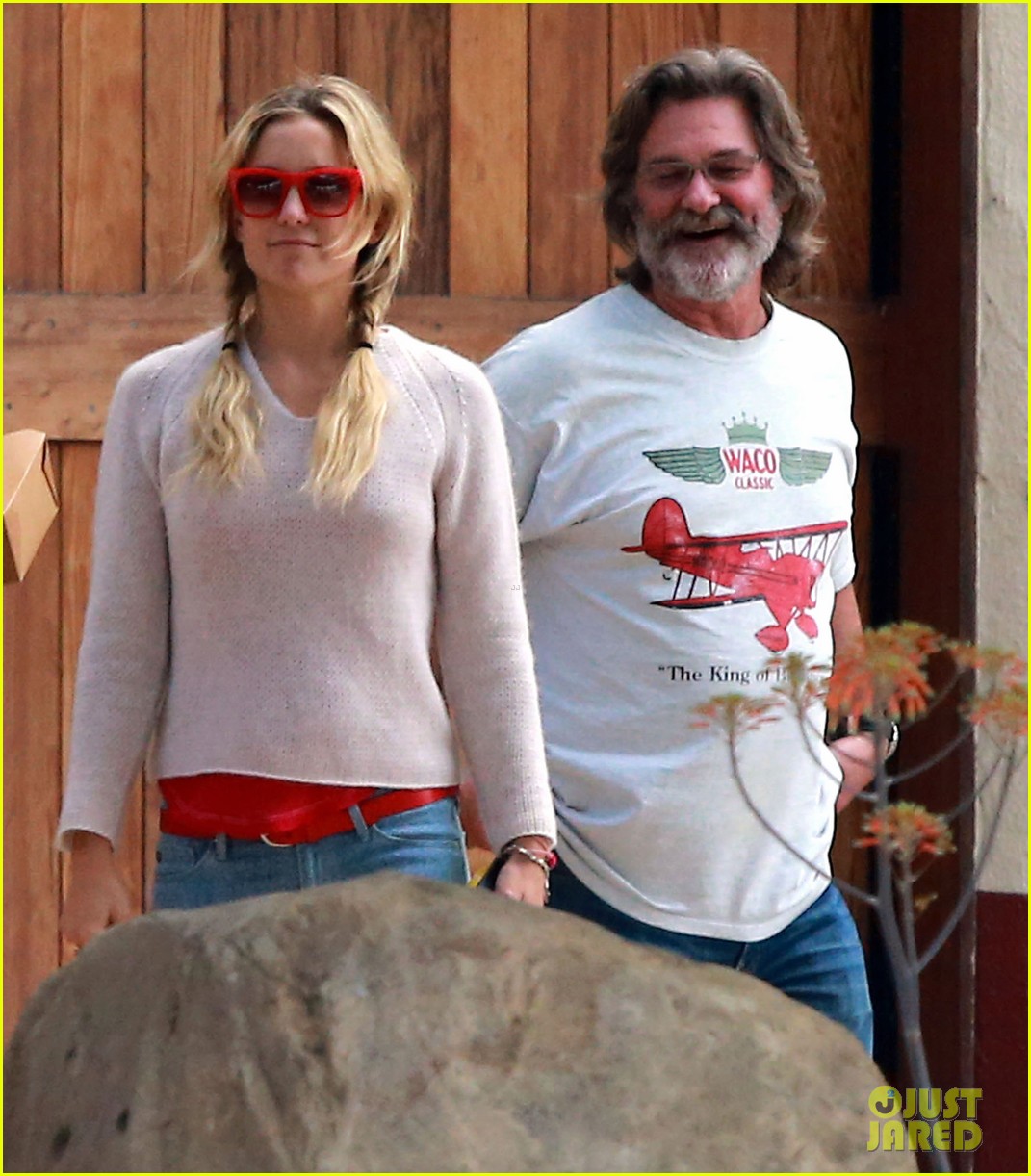 Kate Hudson Winery Visit with Kurt Russell & Matthew Bellamy! Photo