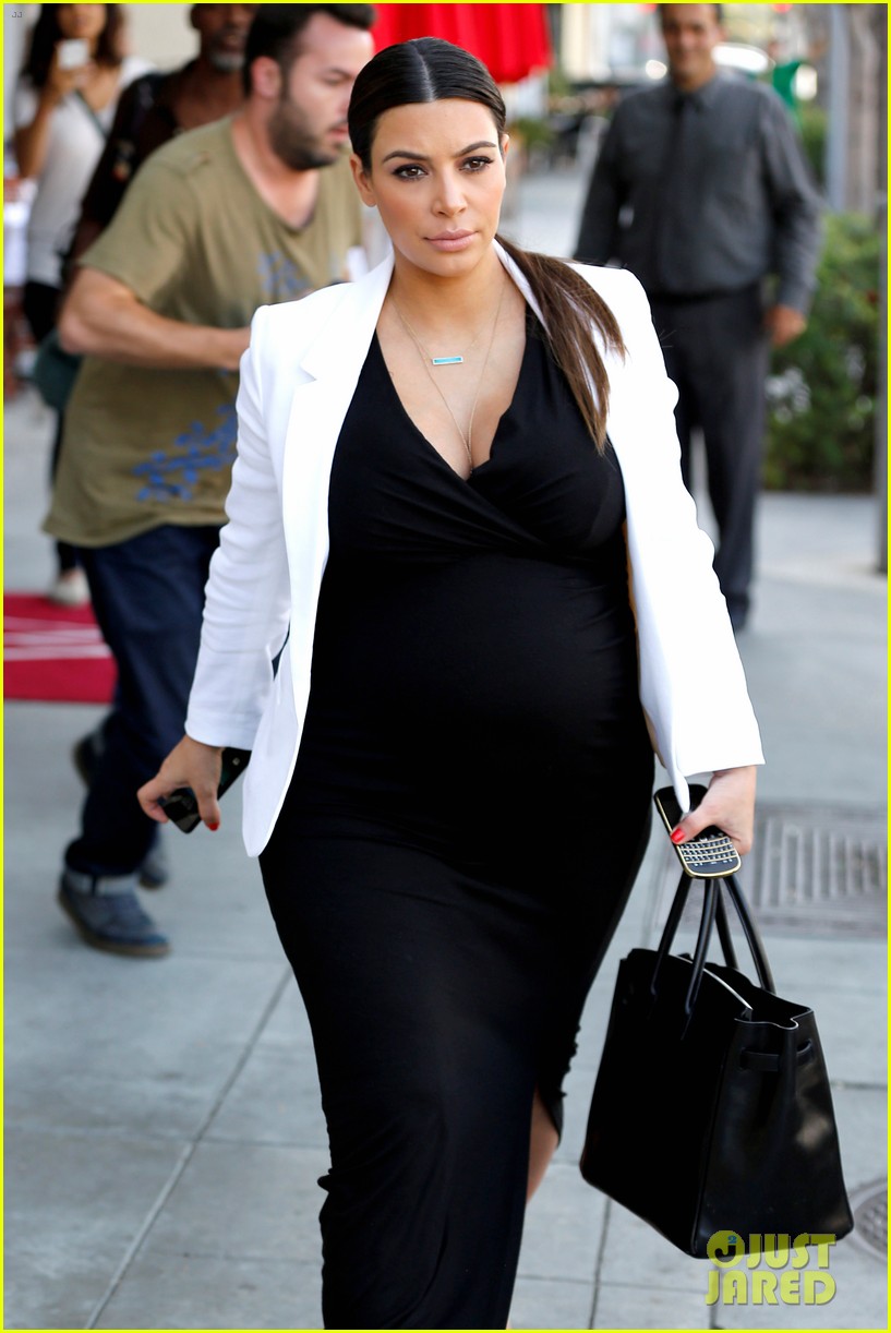 pregnant kim kardashian black white is chic for spring 172877665