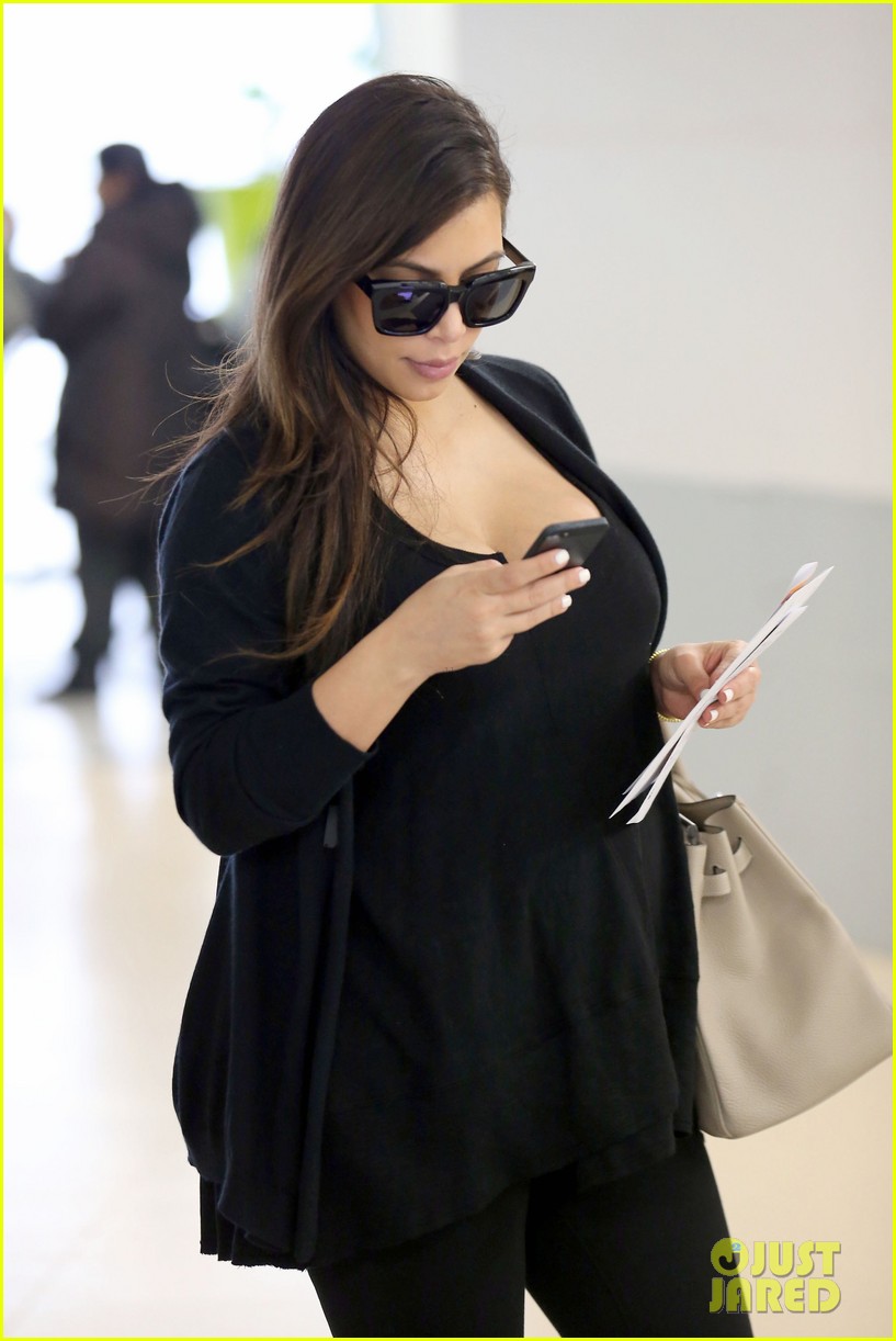 kanye west knows how to deal with kim kardashian says khloe 102861796