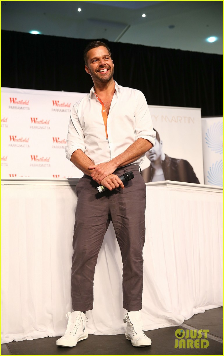 ricky martin meets fans at greatest hits event in australia 12