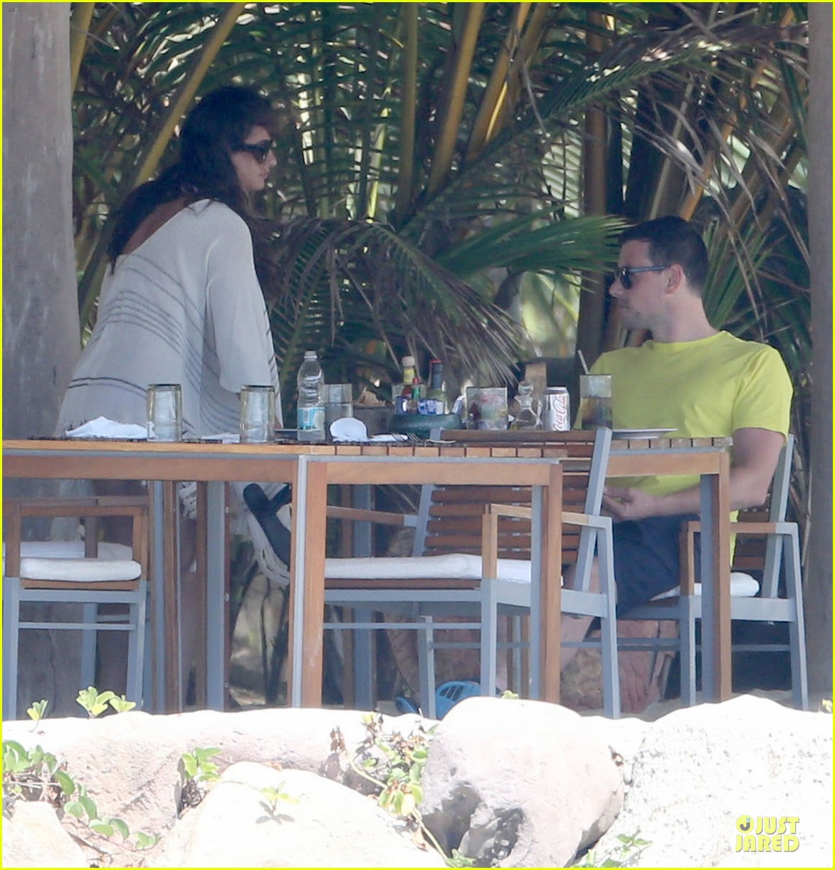 lea michele cory monteith beach lunch in mexico 182866196