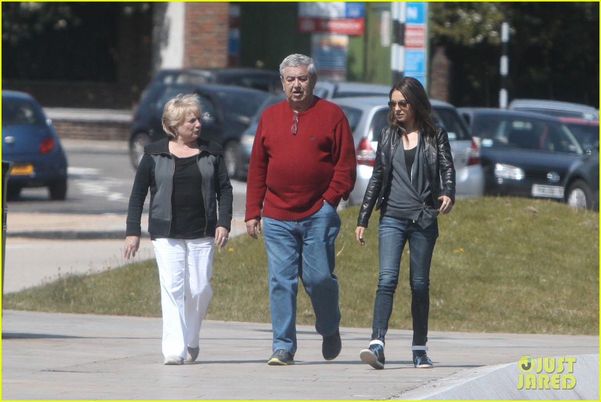 mila kunis takes a london stroll with her parents 212878627