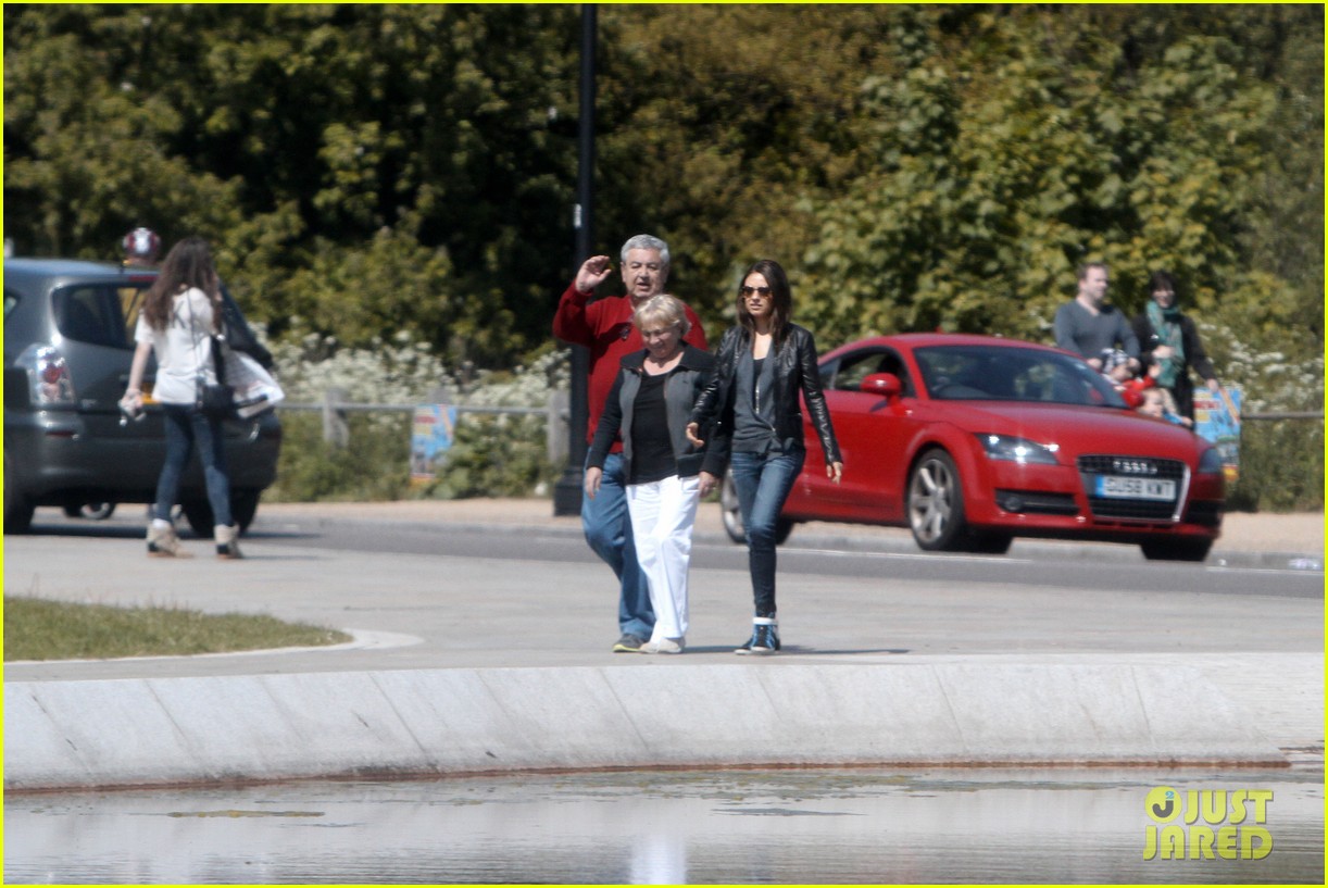 mila kunis takes a london stroll with her parents 232878629