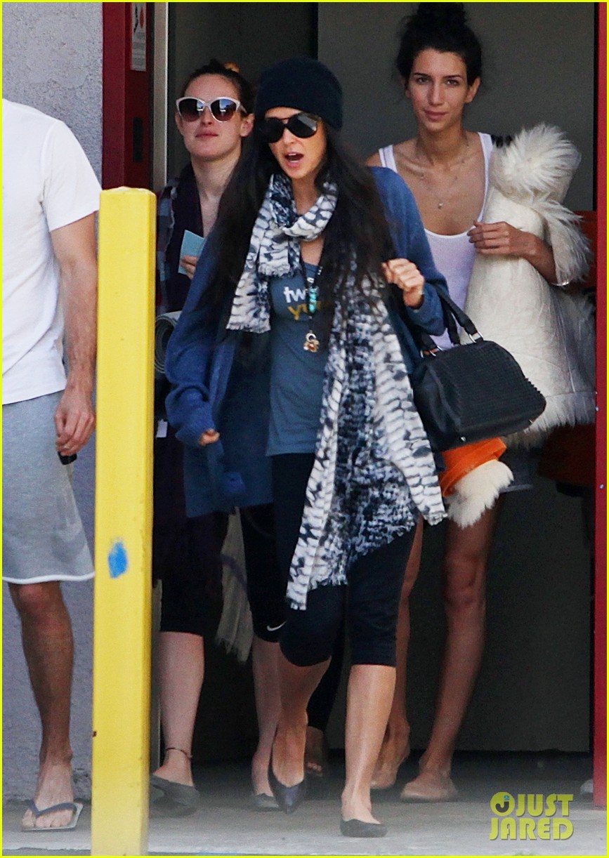demi moore rumer willis leave yoga class together 082871010