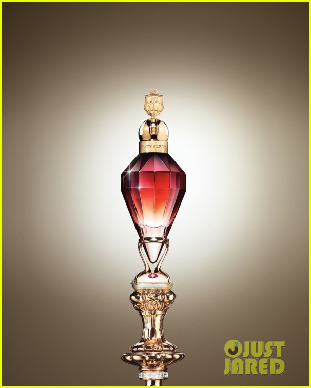 katy perry is the killer queen at third fragrance unveiling 03