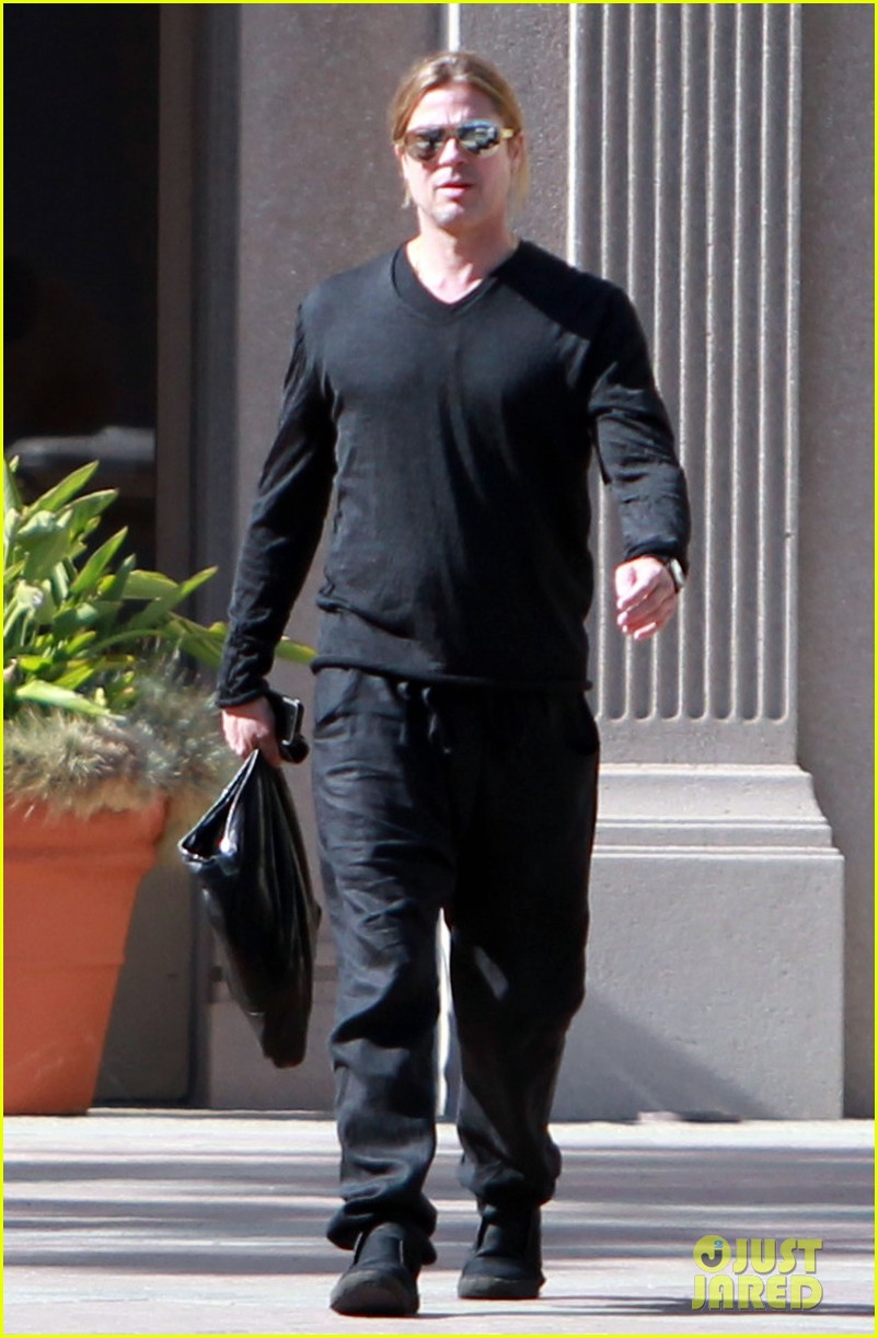 brad pitt steps out after angelina jolie double mastectomy 232871187