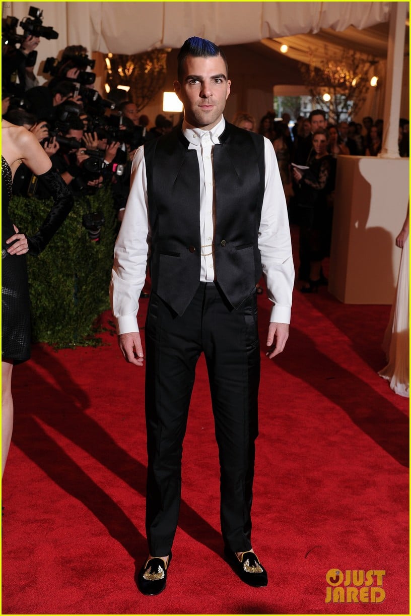 zachary quinto blue hair on met ball 2013 red carpet 05