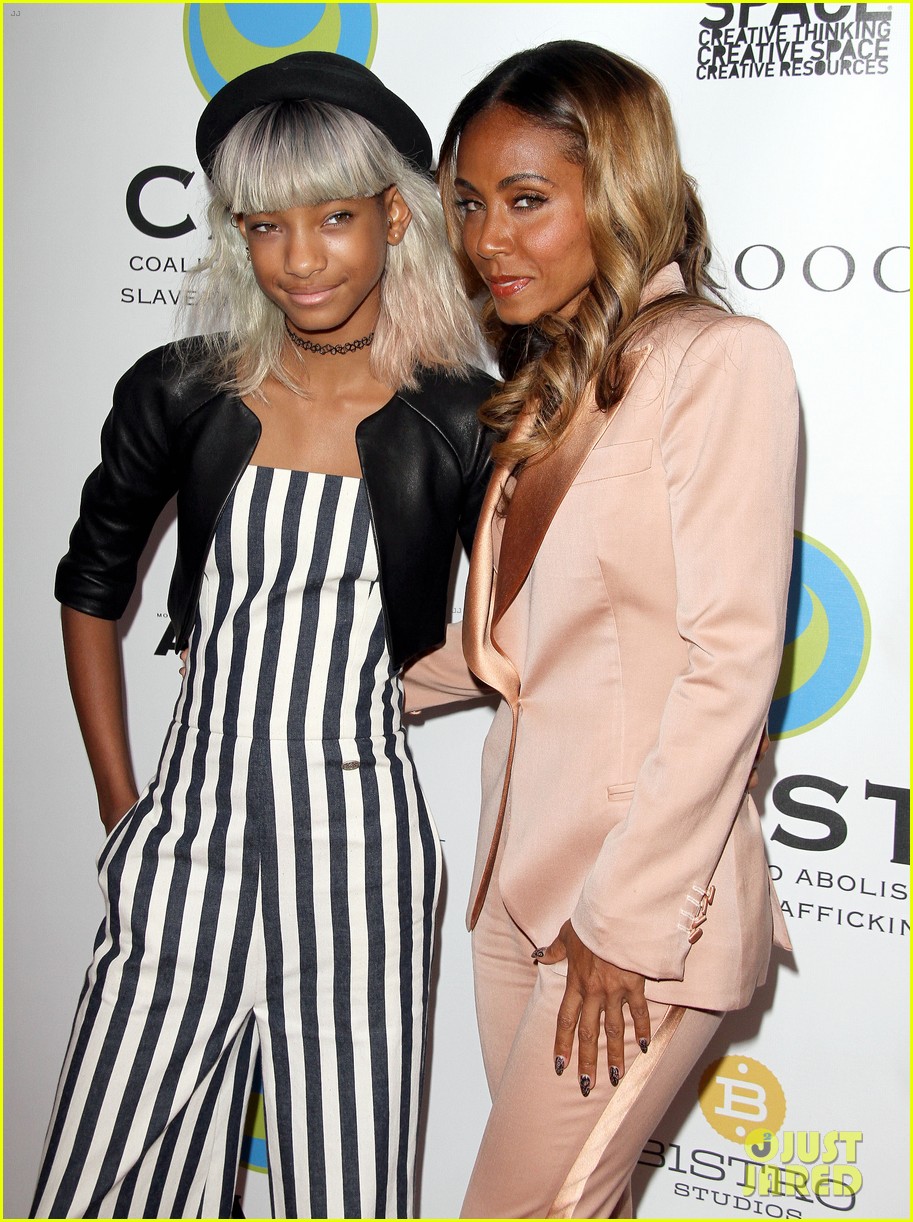 willow smith white hair on red carpet with mom jada 142867639