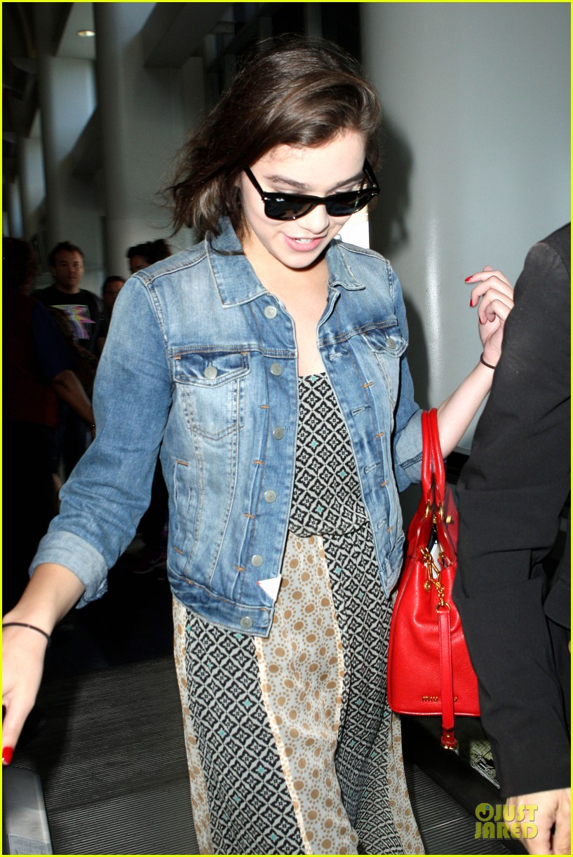hailee steinfeld dallas bound with taylor swift 092878112