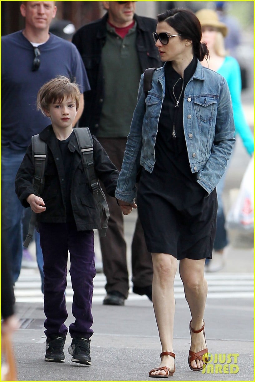 Rachel Weisz & Henry Hold Hands After Memorial Weekend Photo 2879490