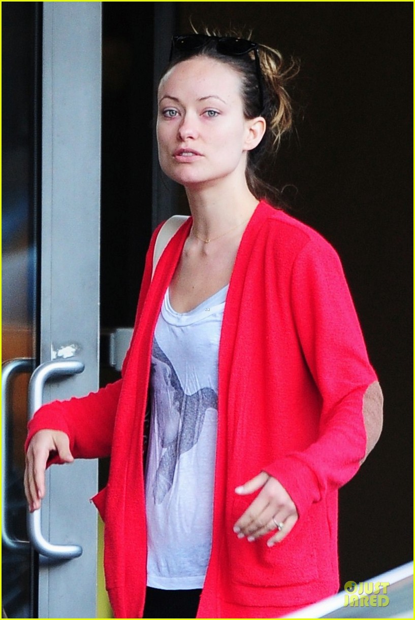 olivia wilde come hang out with emma stone 04
