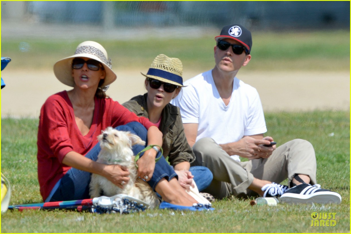 reese witherspoon ryan phillippe bring their significant others to deacon football game 022872924