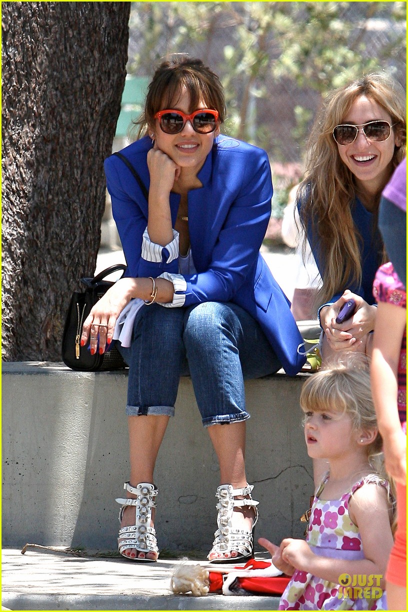Jessica Alba & Cash Warren Honor's Kindergarten Graduation Lunch