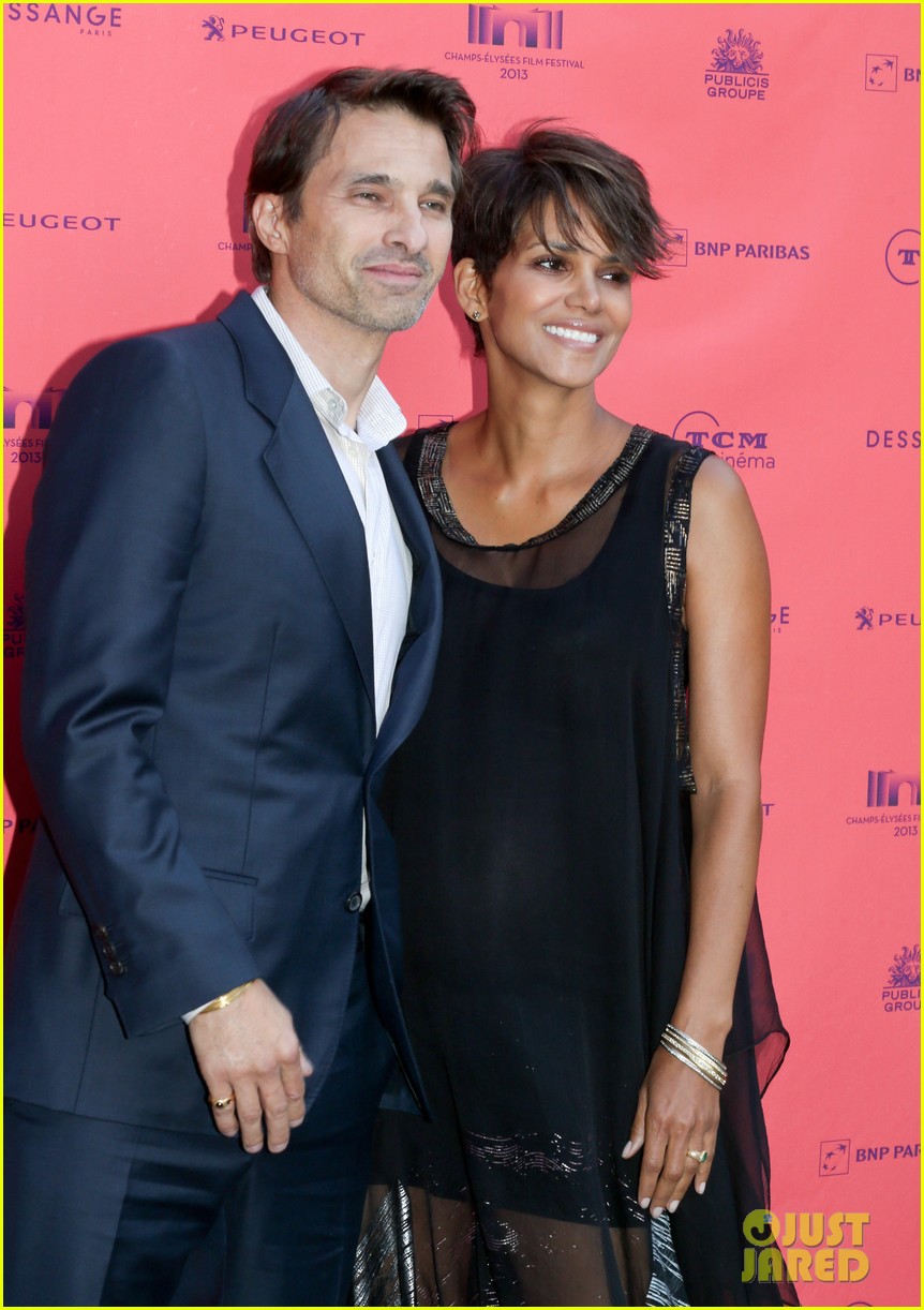halle berry olivier martinez toiles enchantees champs elysees event 072890692
