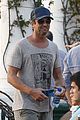 gerard butler gives money to homeless man in rome 11