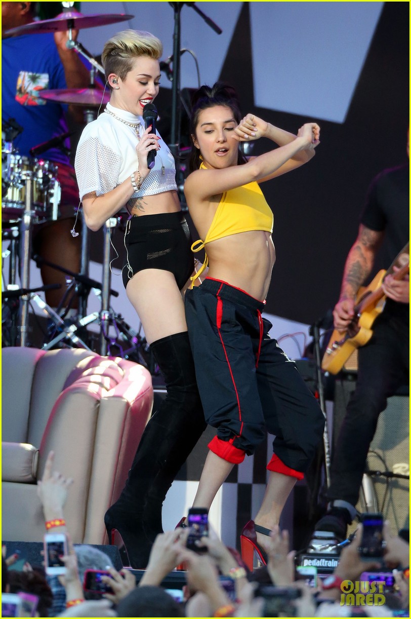 miley cyrus jimmy kimmel live performance watch now 012898617