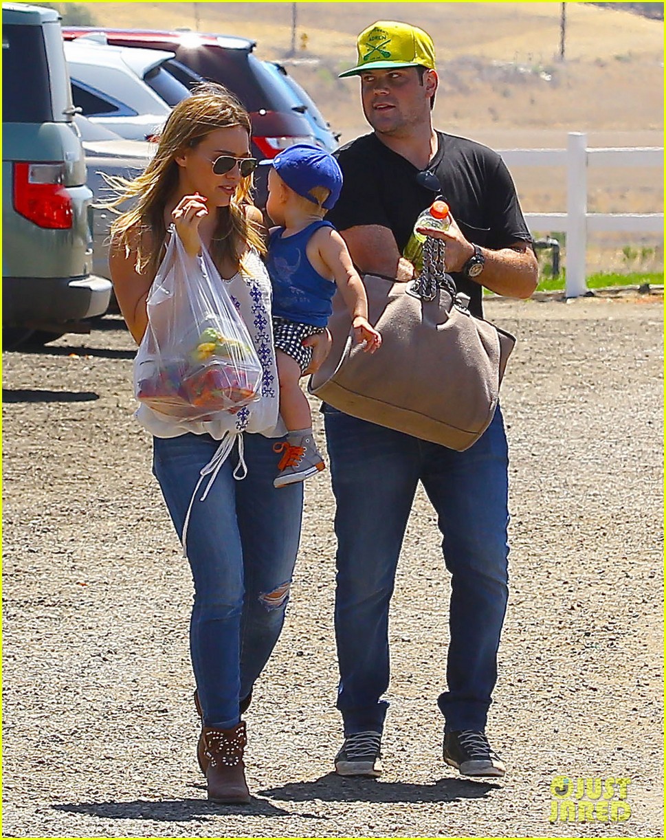 Hilary Duff Family Farm Fun with Sister Haylie Photo 2896844(02)