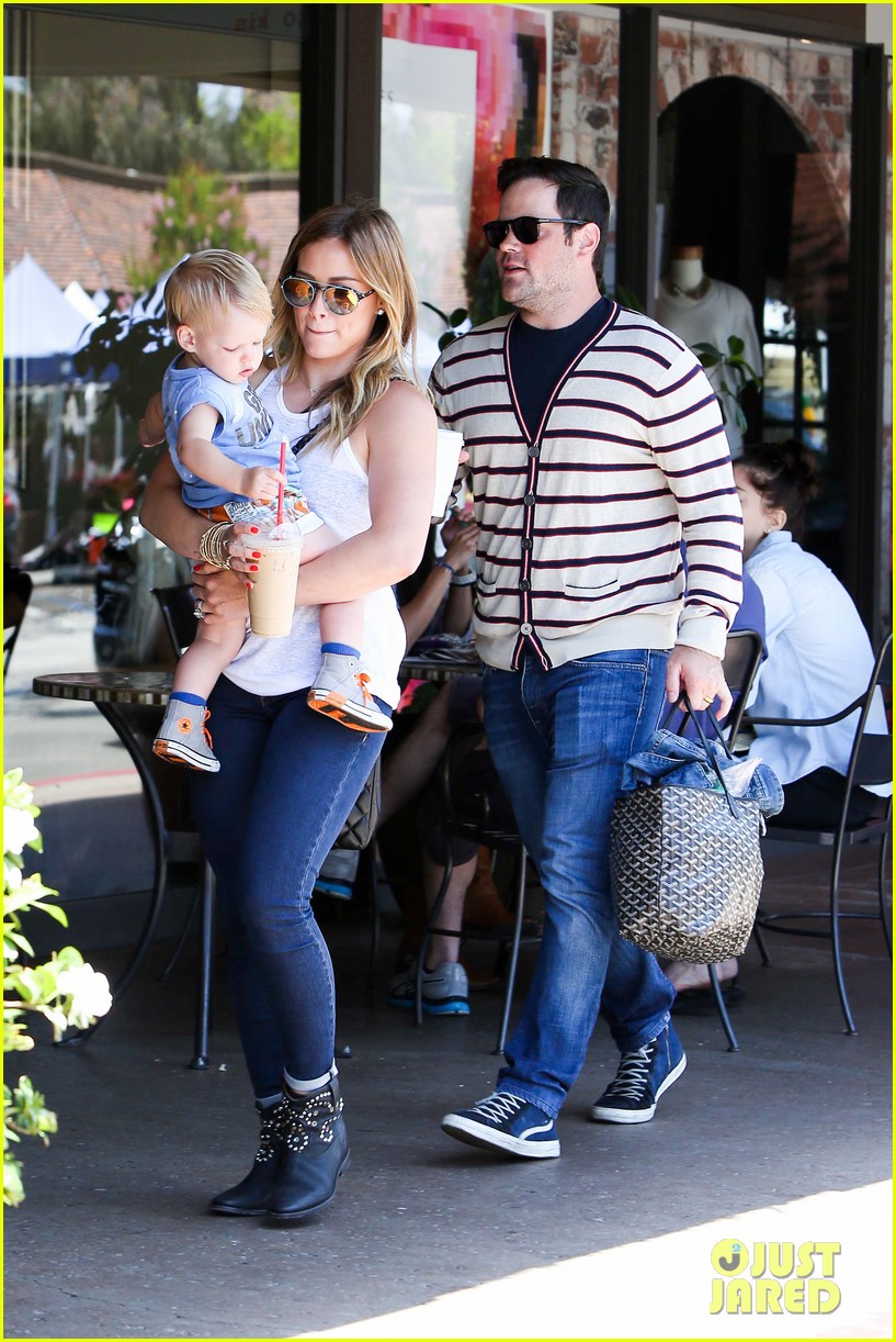 hilary duff fathers day weekend mike comrie baby luca 212892688