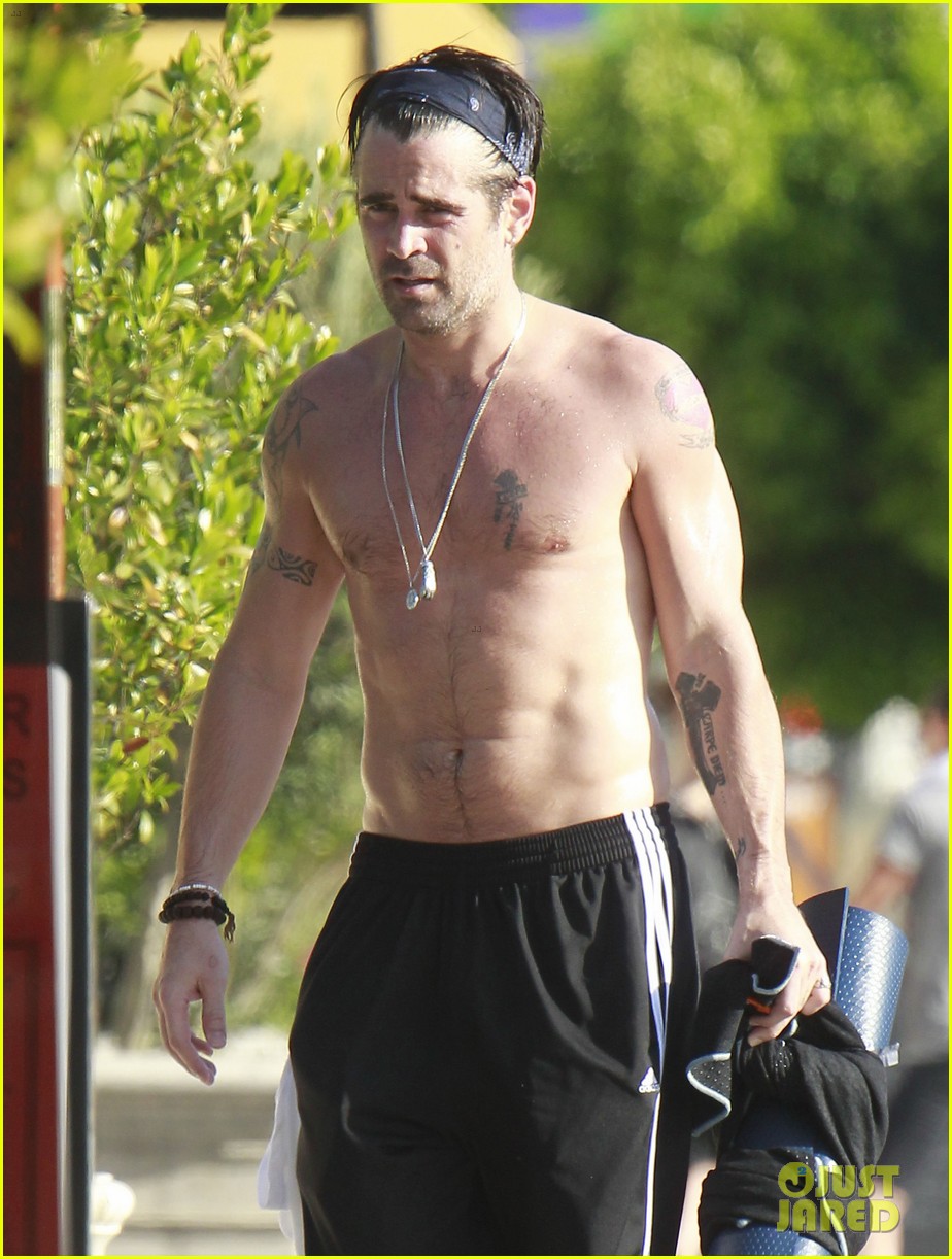 colin farrell shirtless yoga with sister claudine 05