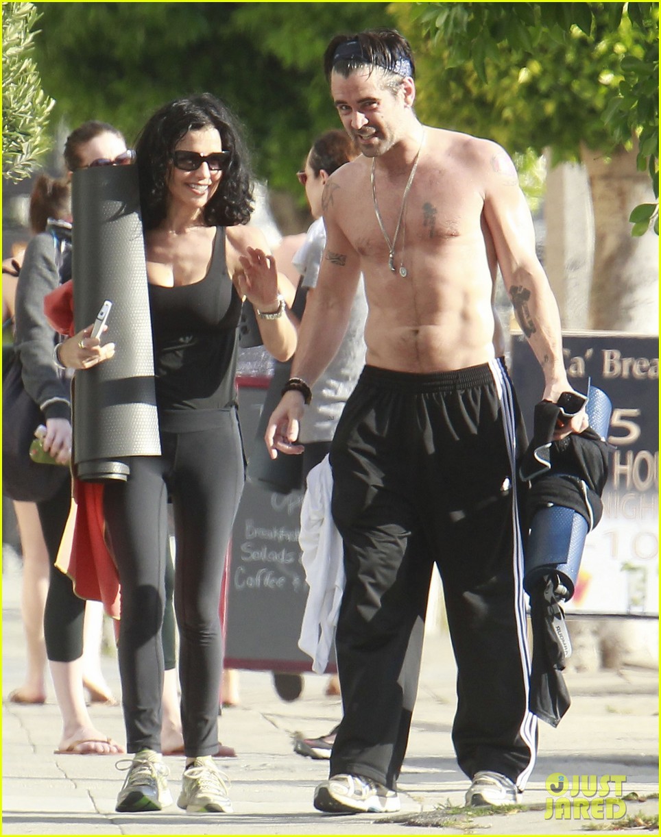 colin farrell shirtless yoga with sister claudine 08