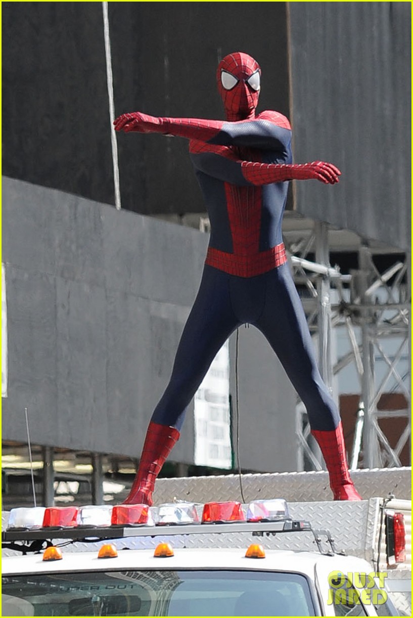 andrew garfield plays with kids on amazing spider man 2 set 172896620