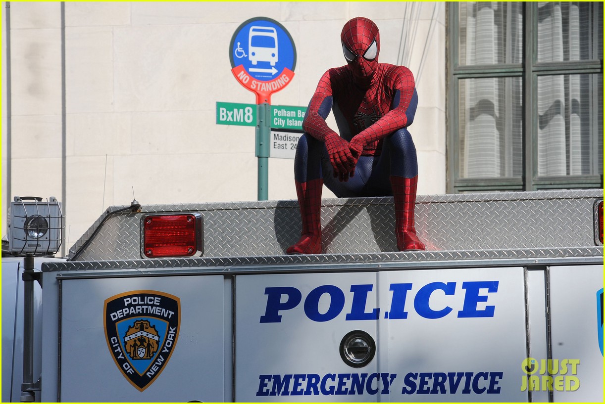 andrew garfield plays with kids on amazing spider man 2 set 232896626