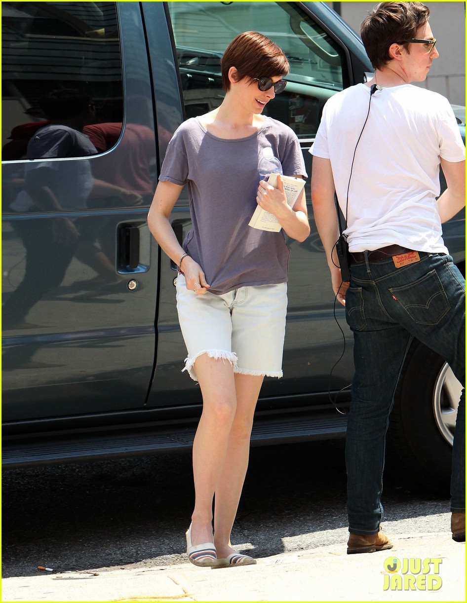 anne hathaway song one set 02