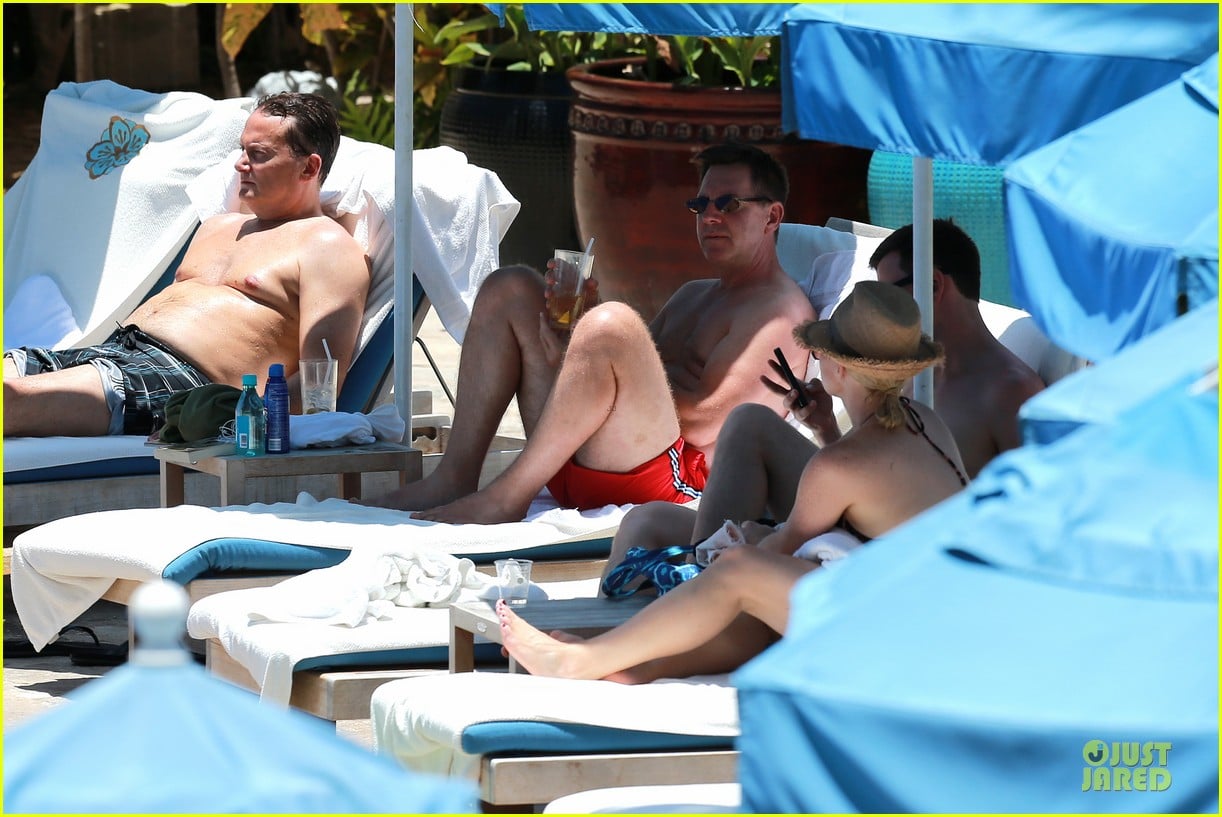 megan hilty cuddling with shirtless brian gallagher in hawaii 26