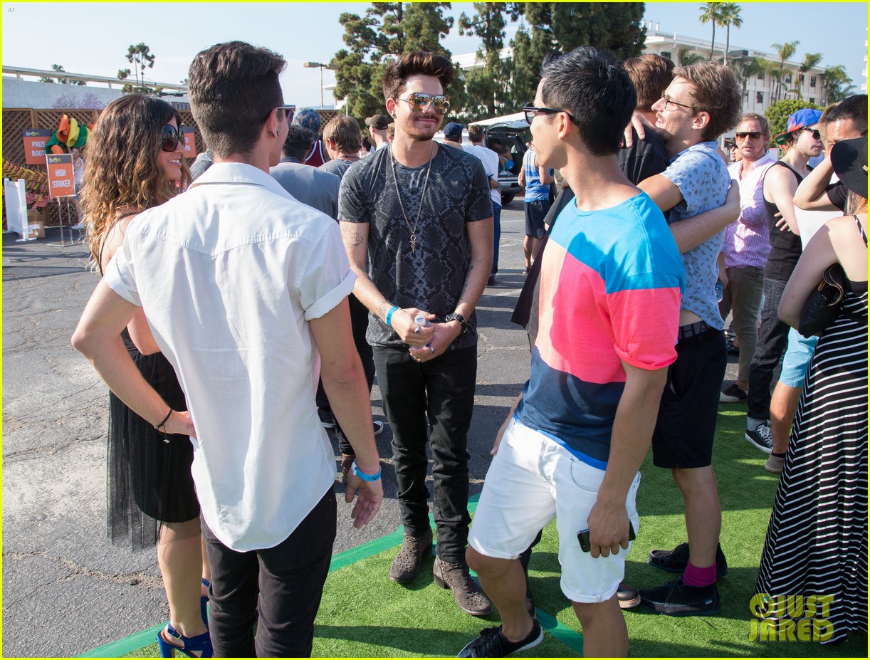 adam lambert hammer time at just jared summer kick off party presented by mcdonalds 16