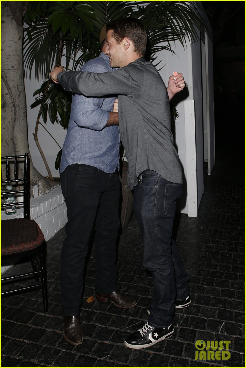 ben mckenzie chateau marmont night out with male pal 02