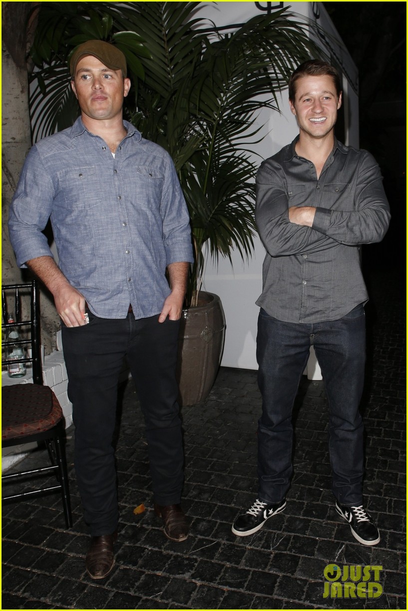 ben mckenzie chateau marmont night out with male pal 05
