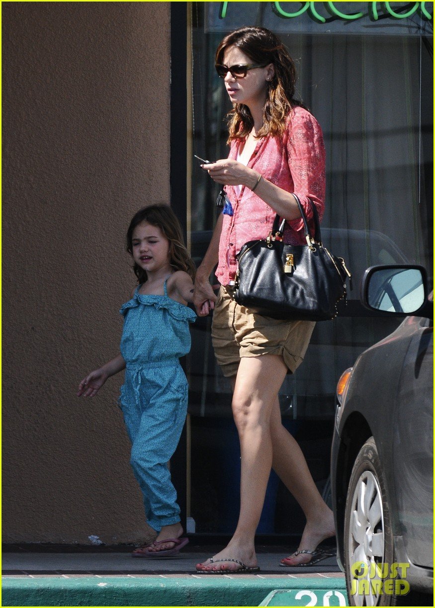 michelle monaghan visits the nail salon with willow 162896901
