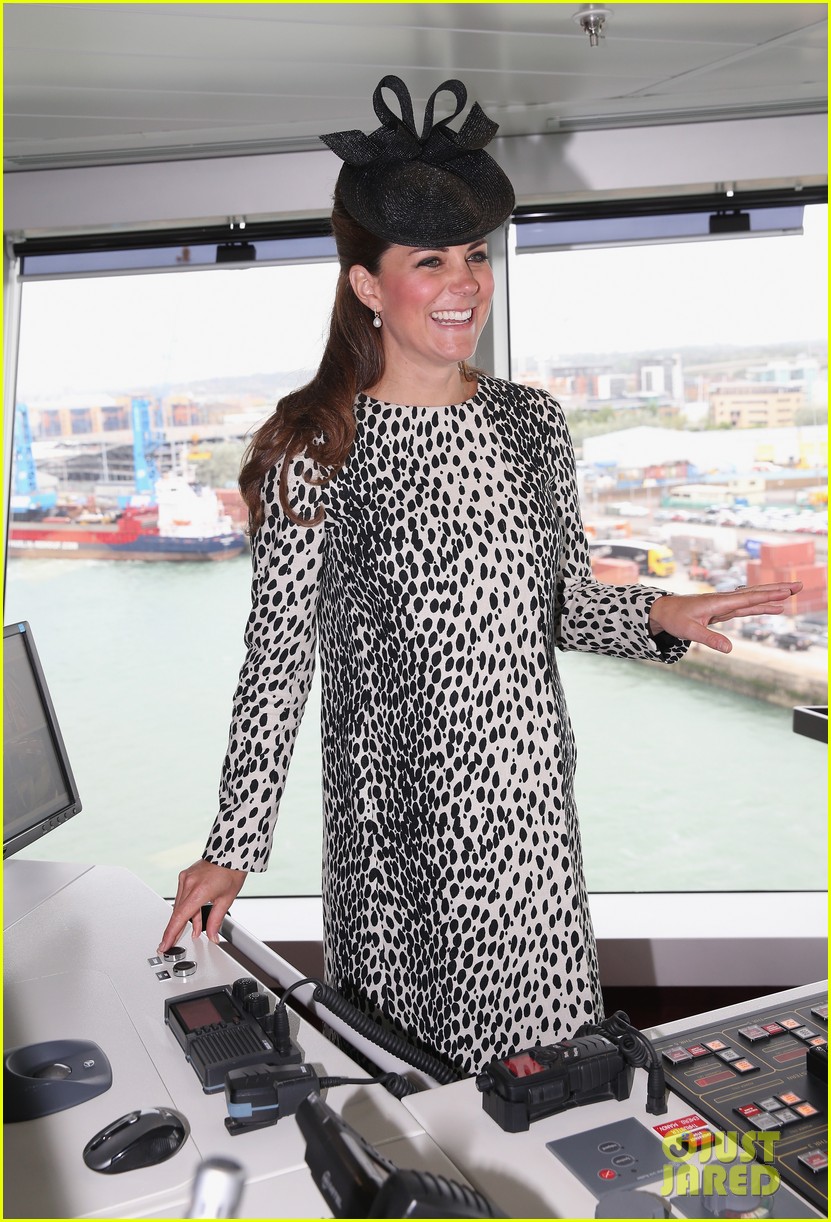 pregnant kate middleton baby bump at first ship christening 132890469