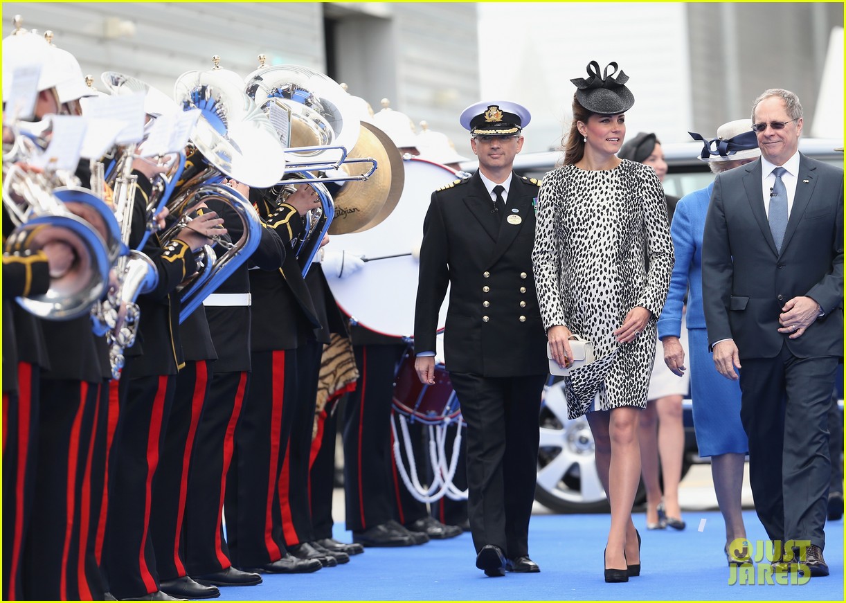 pregnant kate middleton baby bump at first ship christening 192890475
