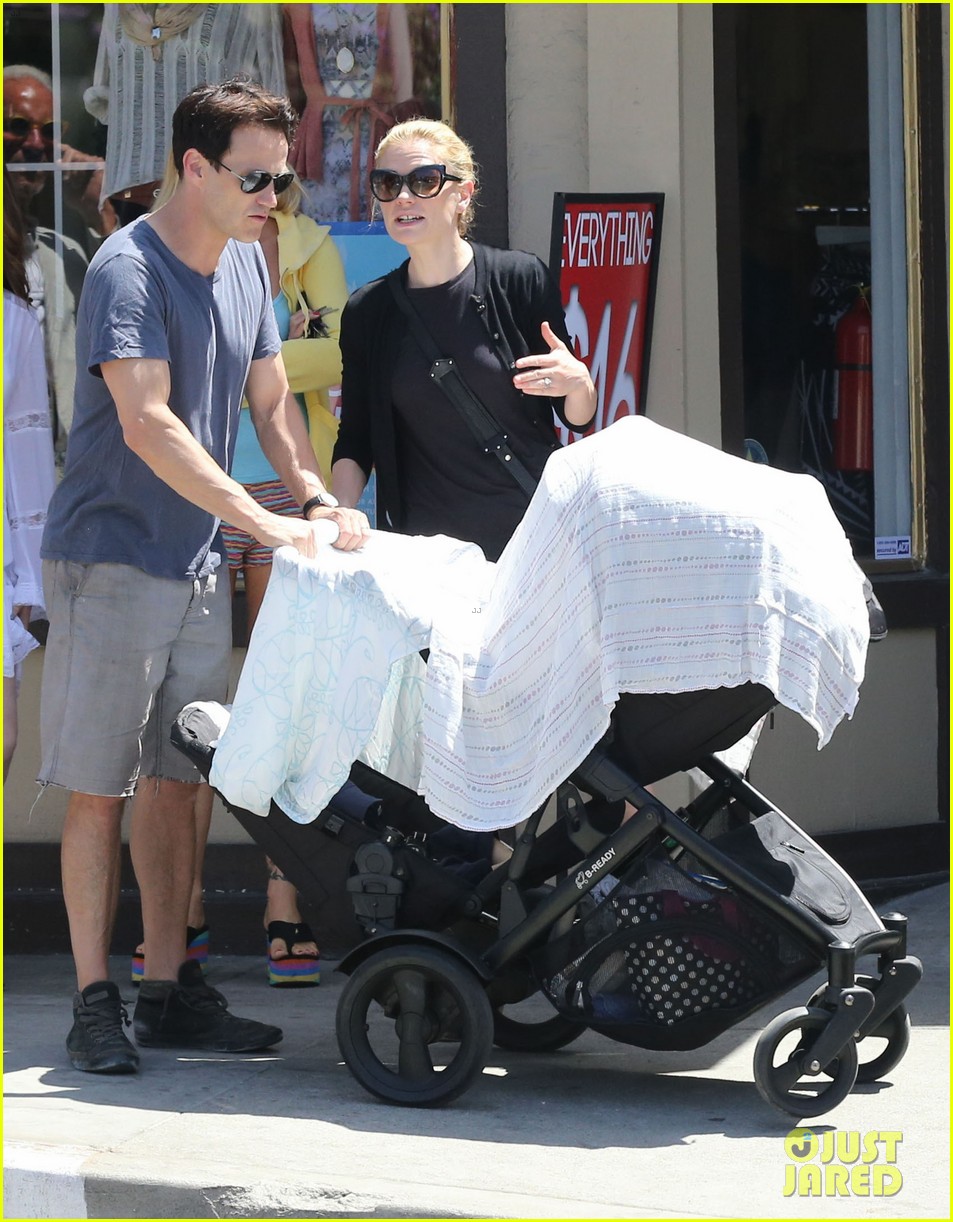 Anna Paquin & Stephen Moyer Stroll with Charlie & Poppy! Photo 2896596