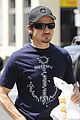 jeremy renner picks up office supplies take out food 02