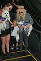 ashlee simpson bronx pups fly out of lax airport 05