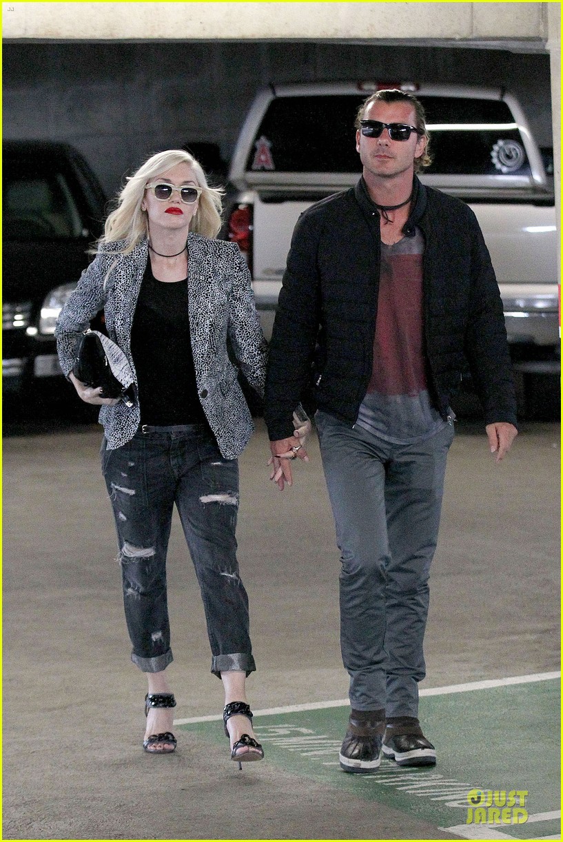 gwen stefani gavin rossdale hold hands before fathers day 082891825