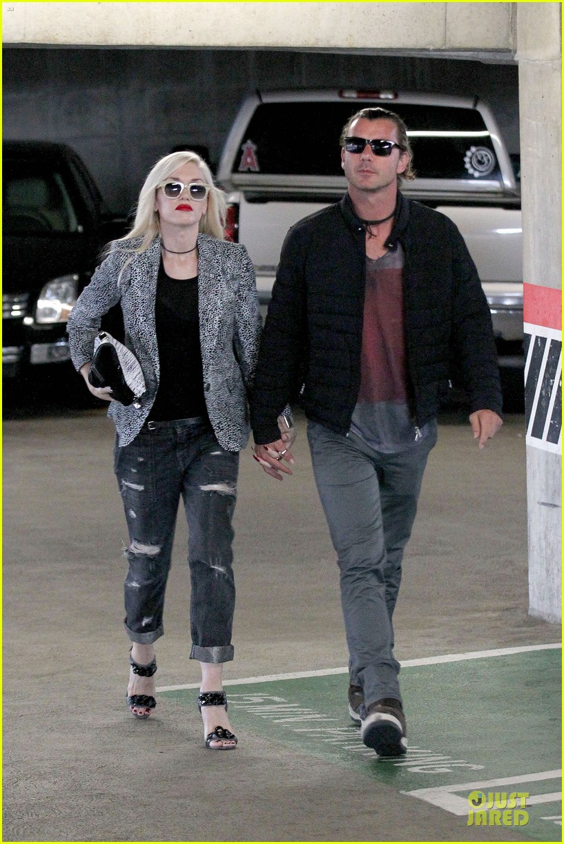 gwen stefani gavin rossdale hold hands before fathers day 11