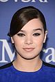 hailee steinfeld rose mcgowan crystal lucy awards 2013 red carpet 08