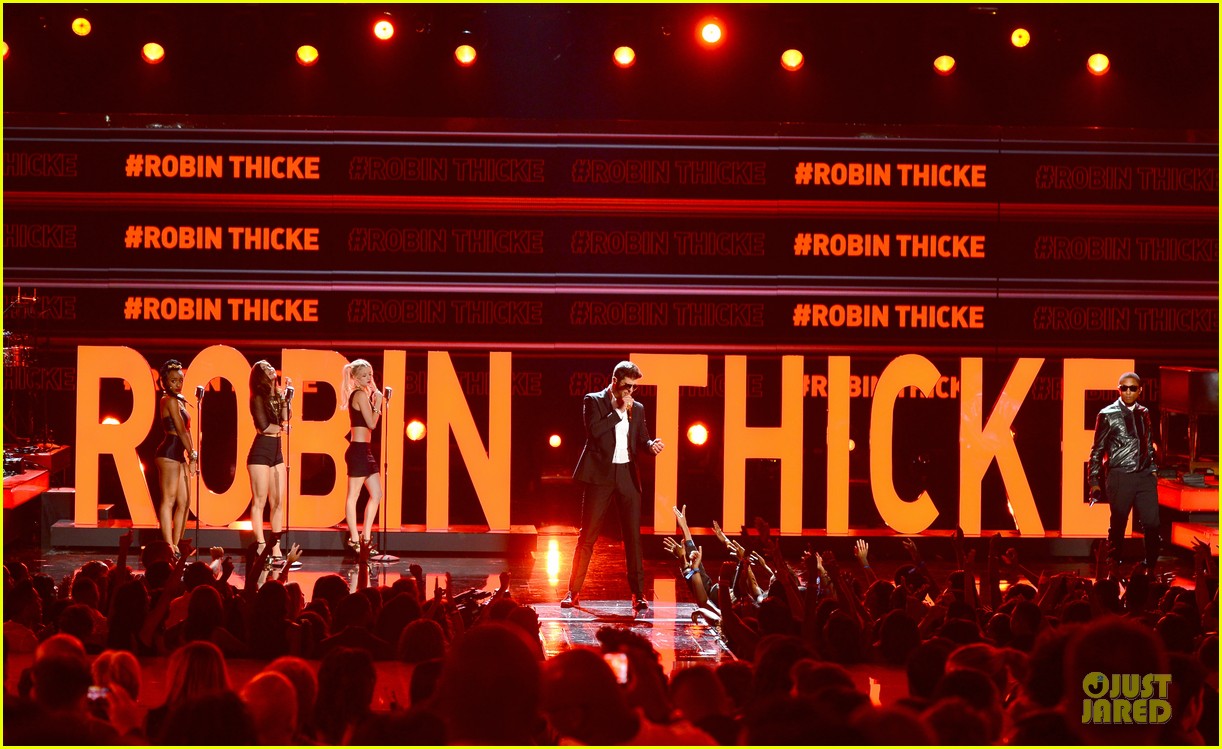 robin thicke bet awards 2013 performance video 15