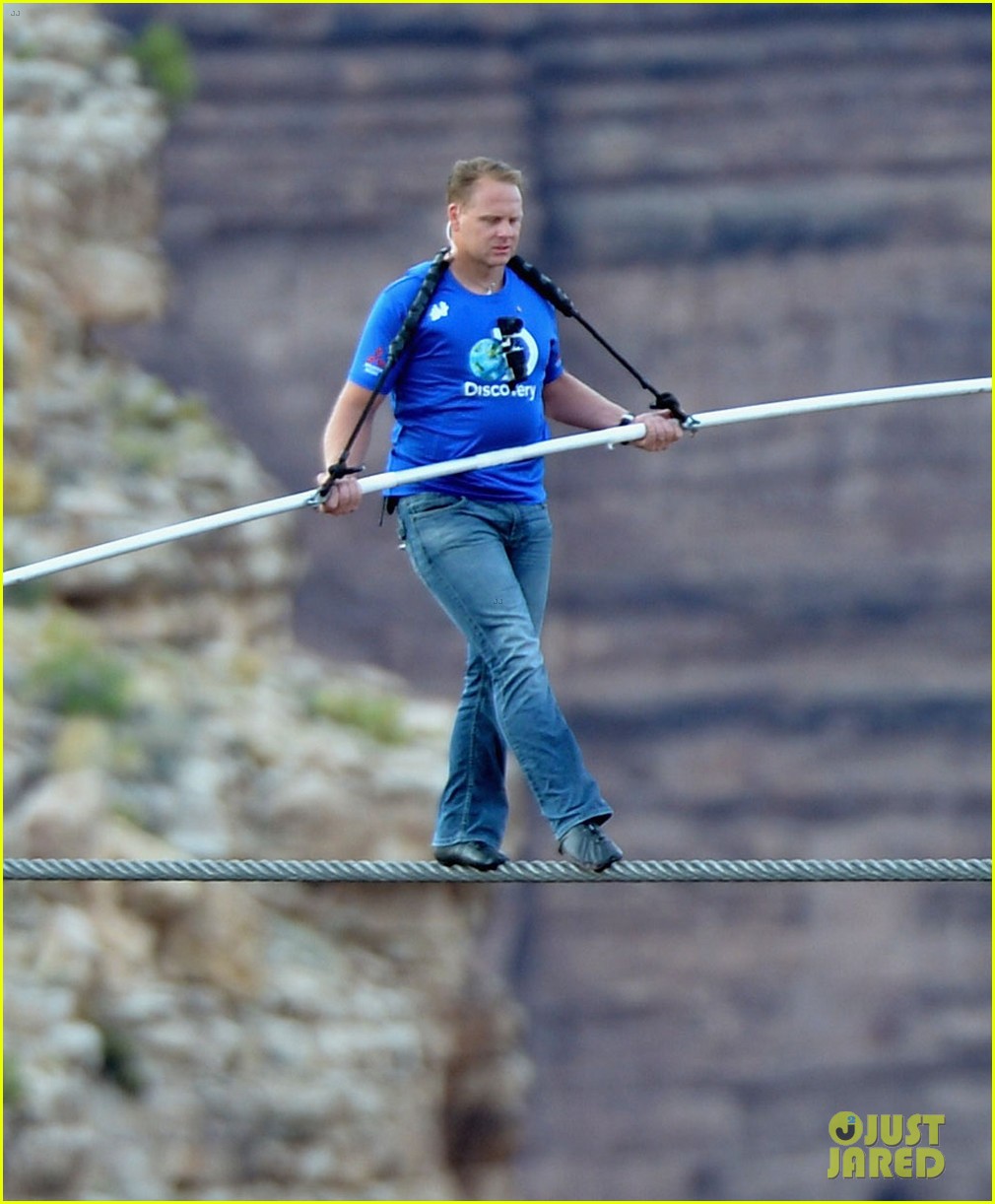 Skywire Pictures Nik Wallenda Crosses Grand Canyon