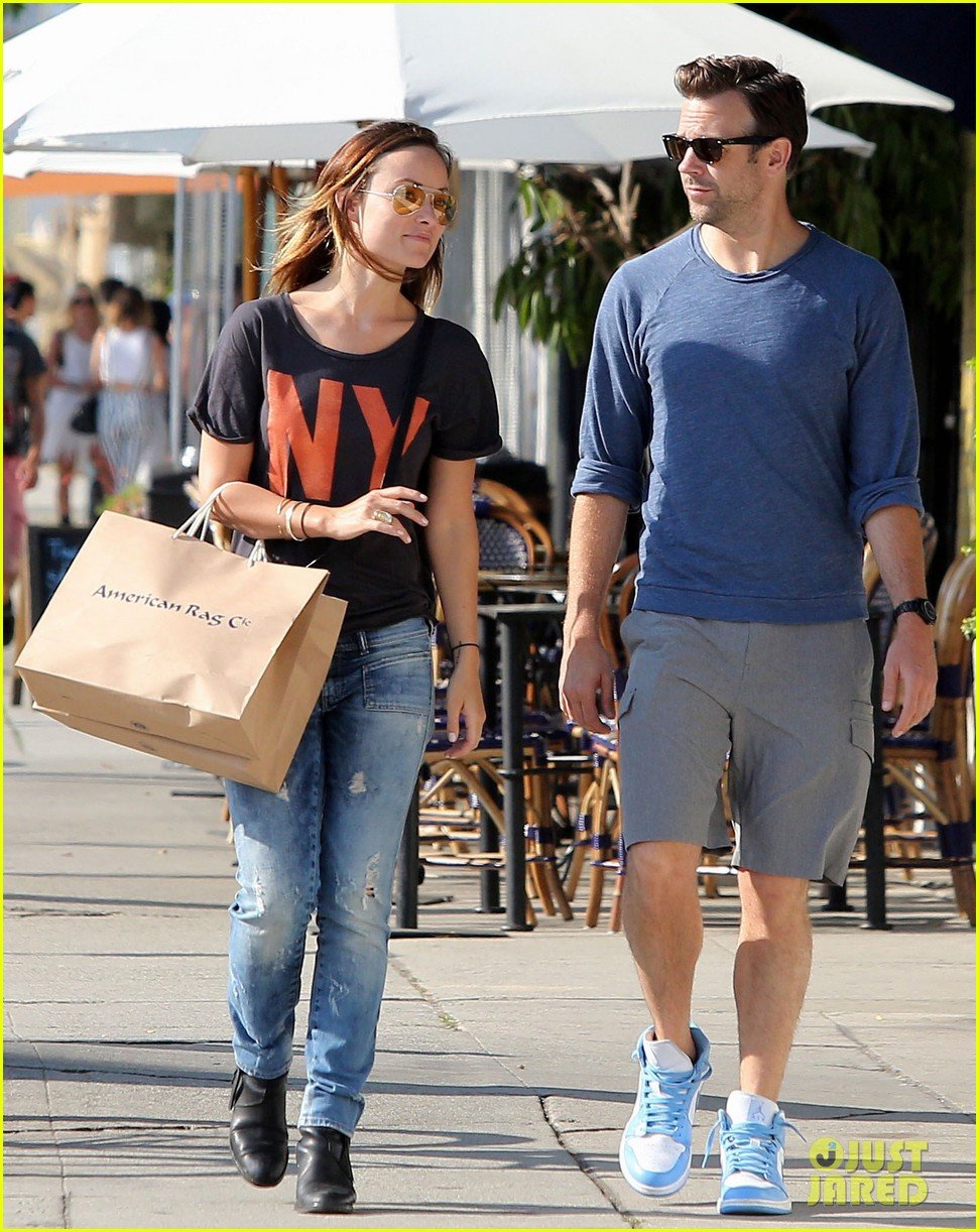 olivia wilde preps for new movie with plaster plastic bags 032882590