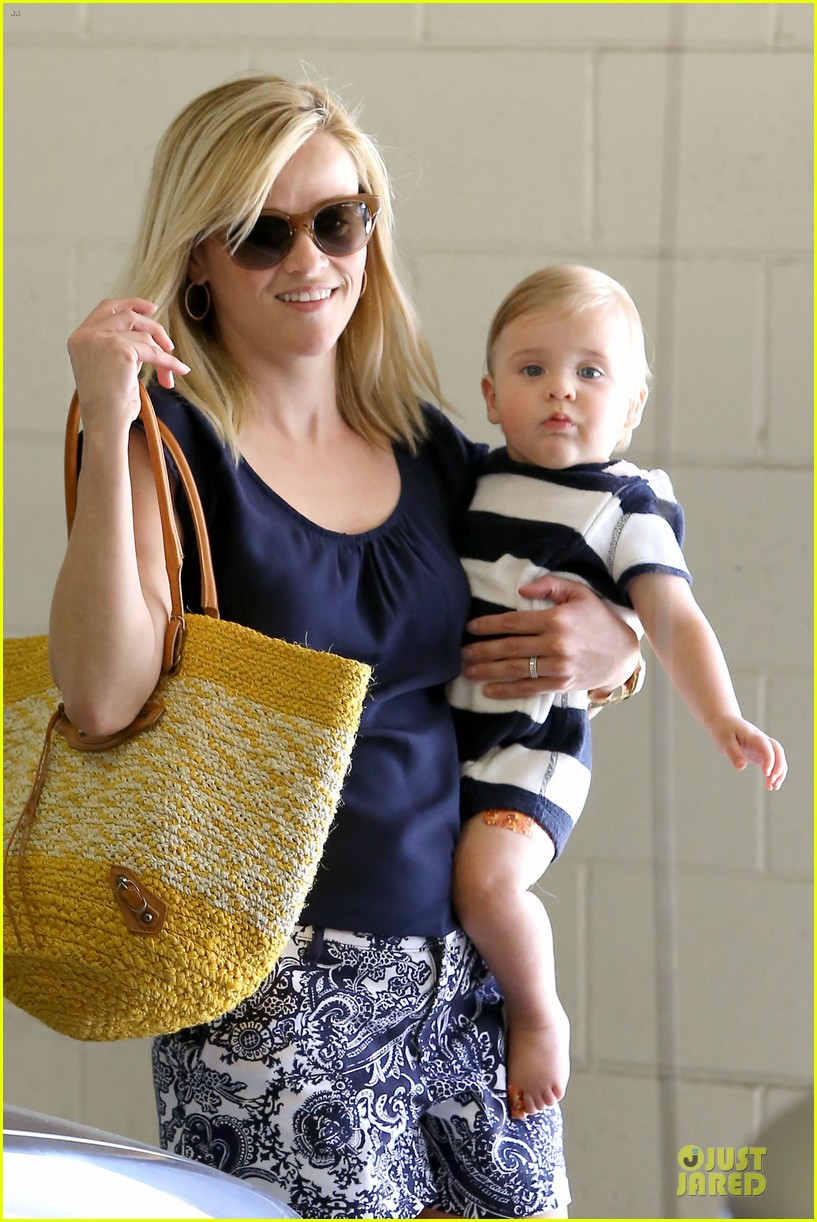 reese witherspoon doctors office visit with tennessee 19