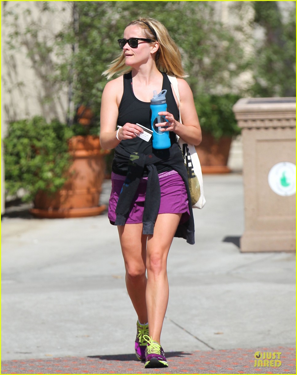reese witherspoon matching fitness shorts shoes 262894823
