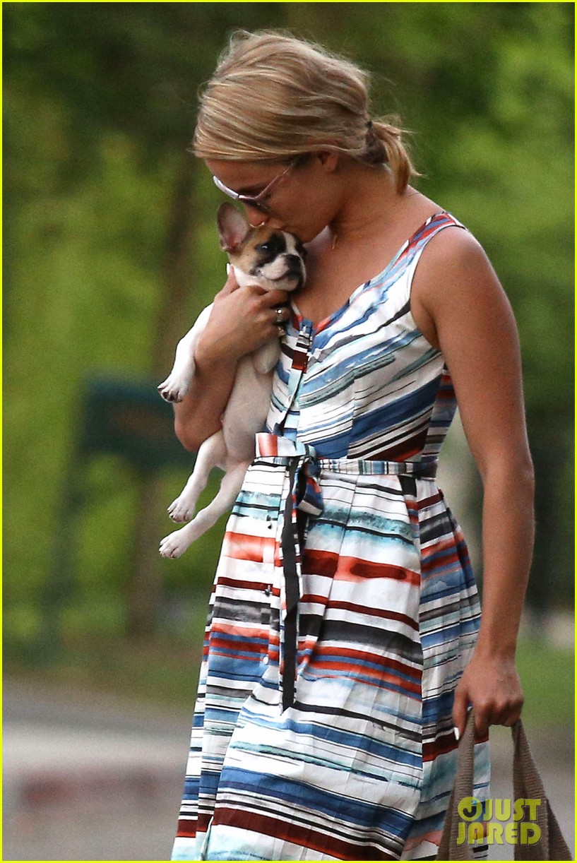 dianna agron kisses her new puppy on wednesday outing 022911278