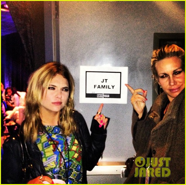 Beyonce & Jessica Alba Legends of the Summer Gals! Photo 2919261