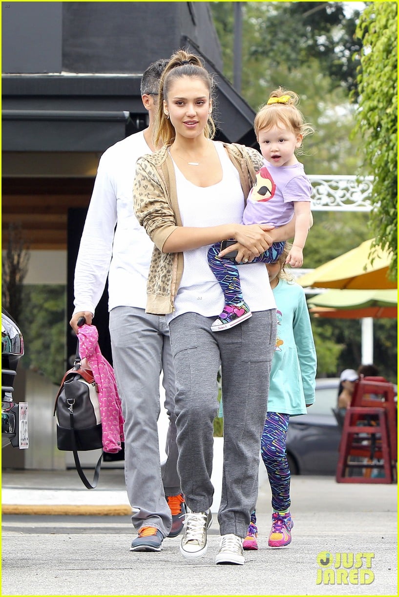 Jessica Alba & Cash Warren Sunday Brunch with the Girls! Photo