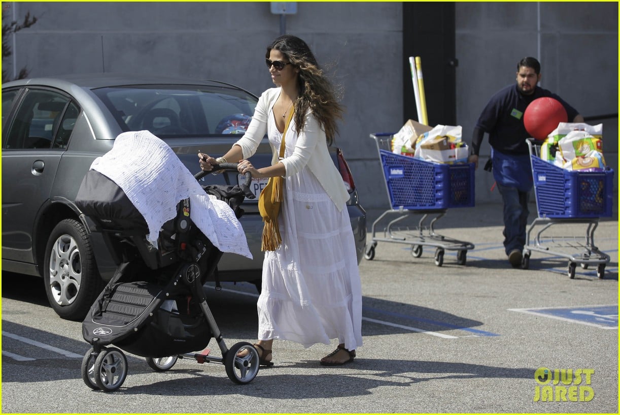 camila alves stocks up on learning supplies for the kids 06